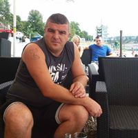 Angajez muncitori in constructi